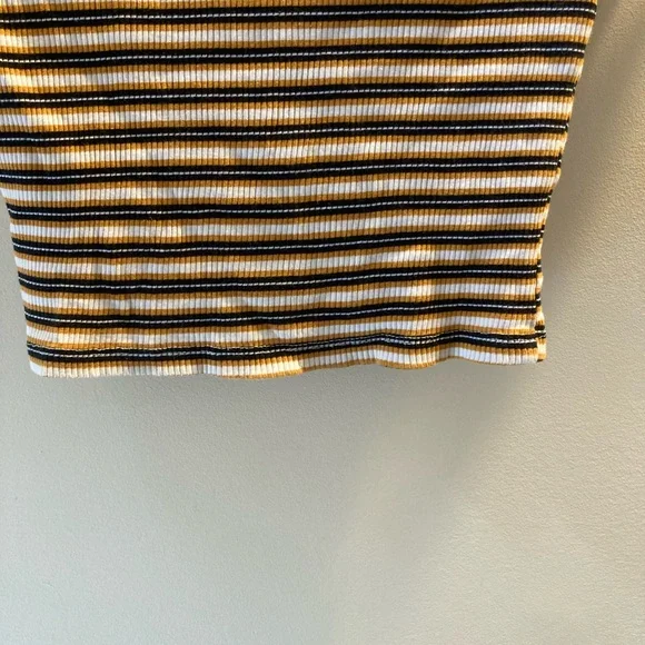Striped Ribbed Crop Top - Picture 5 of 6